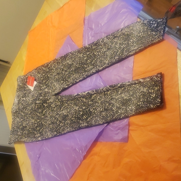 Spanx Faux Leather Snake Shine Leggings - Picture 10 of 10